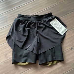 Lululemon zoned in HR 2-in-1 short